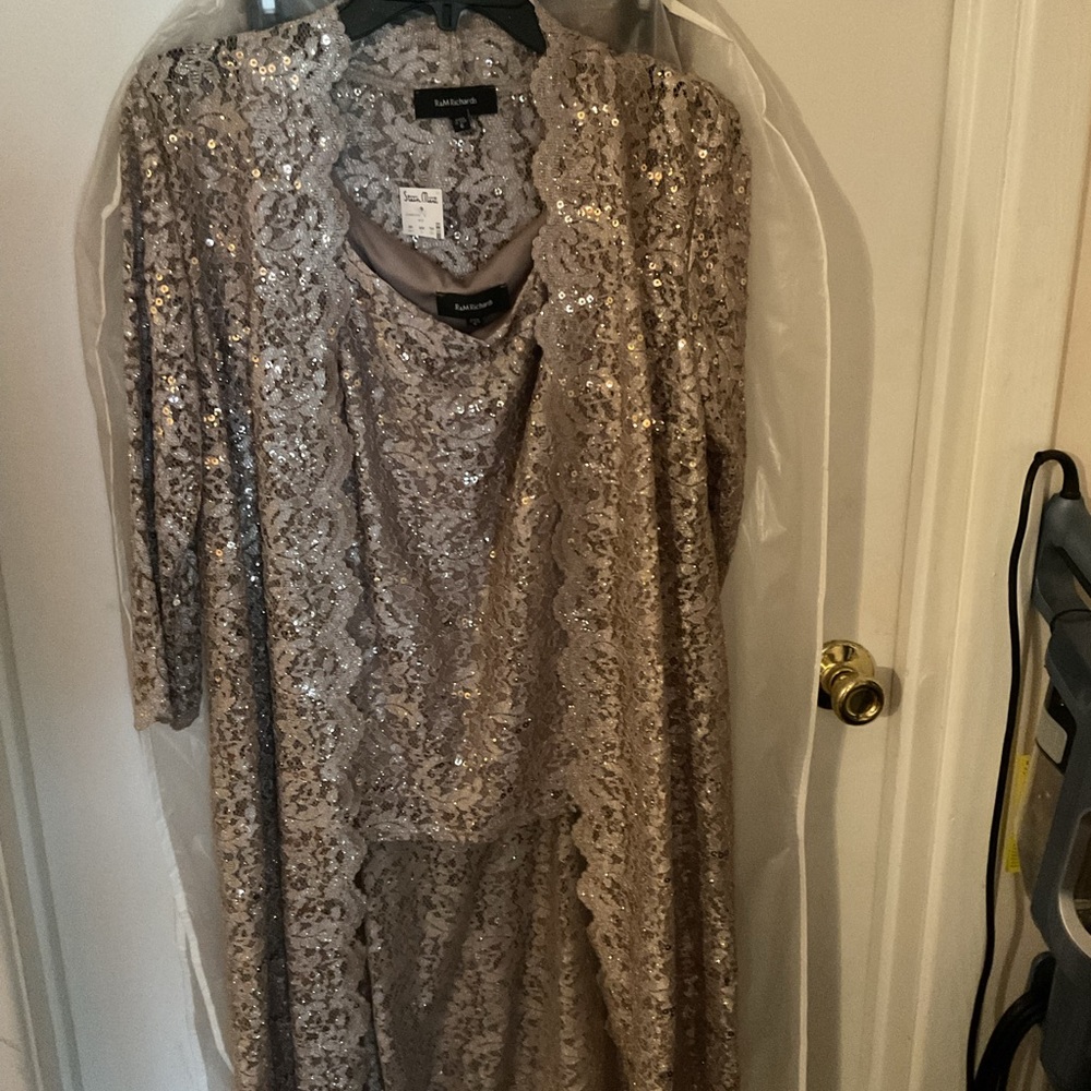 Gold Pantsuit with Sparkly Embellishments and Glamorous Appeal